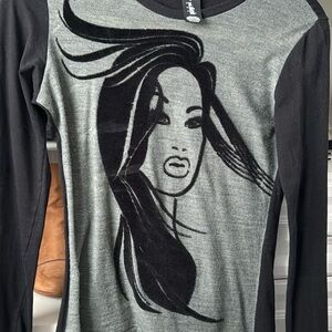 Cute lightweight fashionable T-shirt